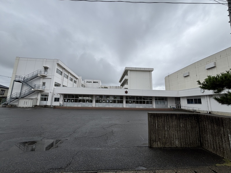 中学校　新潟市立黒埼中学校（中学校）まで2900m