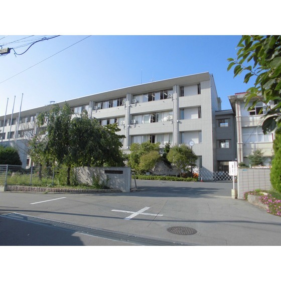 高校・高専　長野県長野吉田高校（高校・高専）まで544m