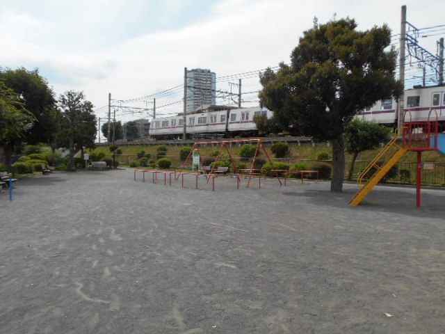 公園　長津田第二公園（公園）まで744m