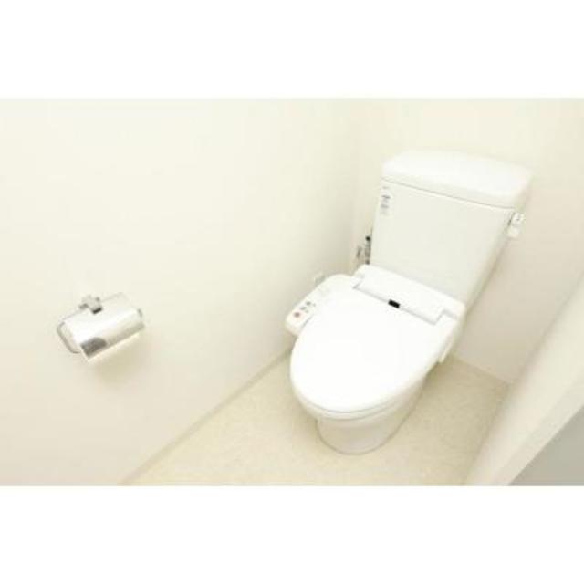 トイレ　※写真は同タイプ住戸です。