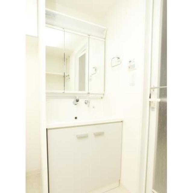 洗面設備　※写真は同タイプ住戸です。