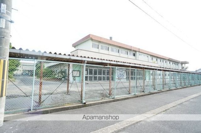 中学校　奈良市立京西中学校（中学校）まで967m