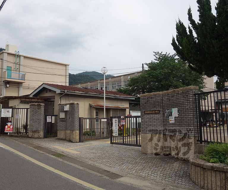 小学校　京都市立大宅小学校（小学校）まで451m