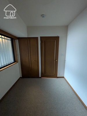 その他部屋・スペース　洗面側の洋室です