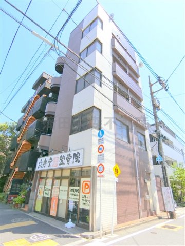 建物外観　1985年11月築鉄骨造5階建て総戸数8戸1階はテナント 東