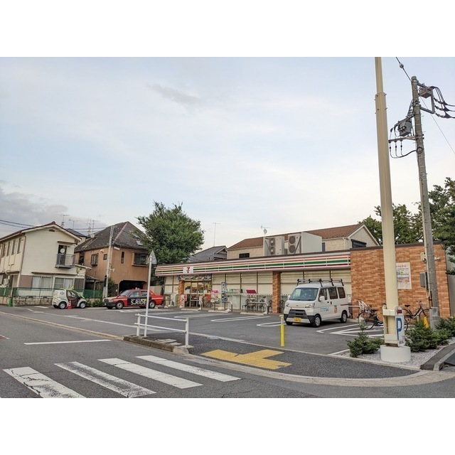 コンビニ　セブンイレブン　中野上高田１丁目店（コンビニ）まで215m