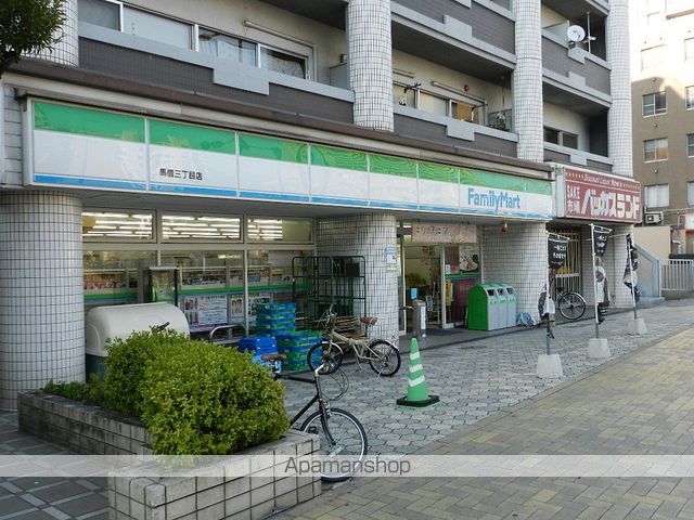 コンビニ　ファミリーマート馬借三丁目店（コンビニ）まで100m