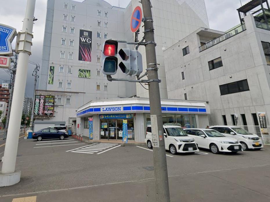 コンビニ　ローソン札幌南6条西七丁目店（コンビニ）まで154m