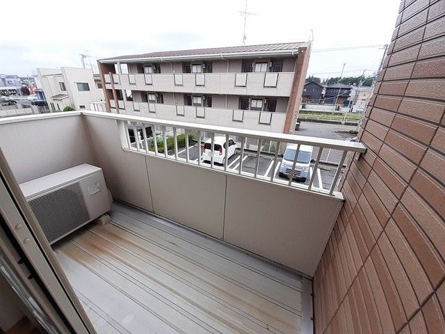 バルコニー　洗濯物がたっぷり干せる広さ