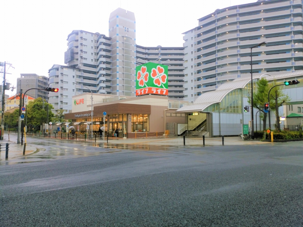 スーパー　ライフ 朝潮橋駅前店（スーパー）まで490m