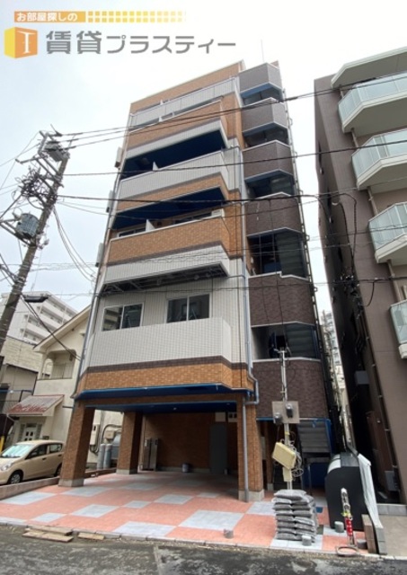 建物外観　駅すぐそばで朝の時短に。
