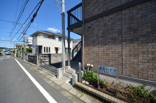 エントランス　★共用部分もしっかりお手入れされています★