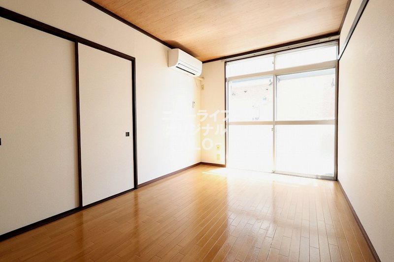 居室・リビング　夏・冬の快適生活を支えるエアコン付き☆