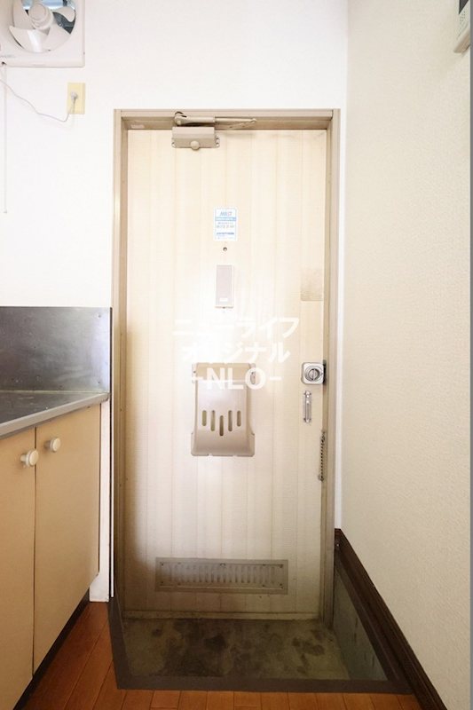 玄関　侵入防止や訪問者の確認に便利なドアチェーン付き☆