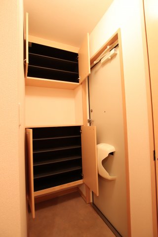 収納　シューズボックス