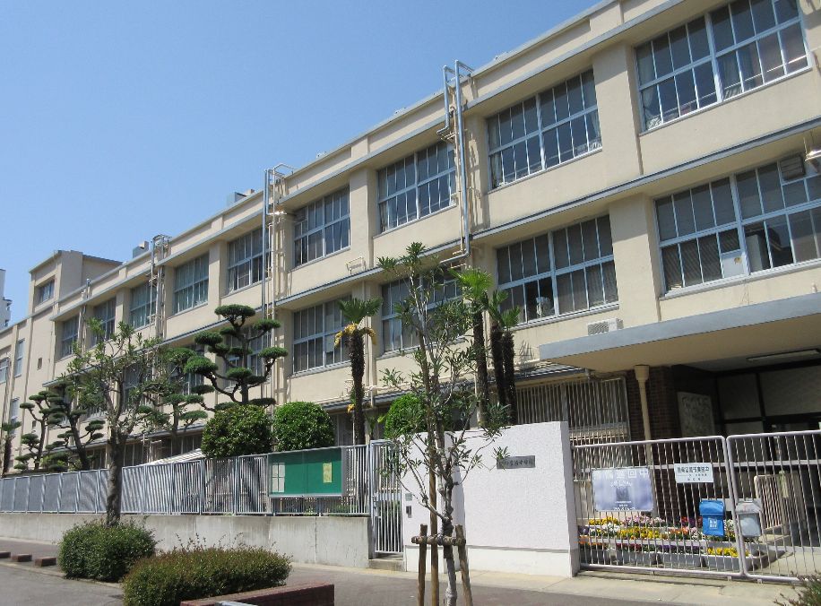 中学校　豊崎中学校（中学校）まで140m