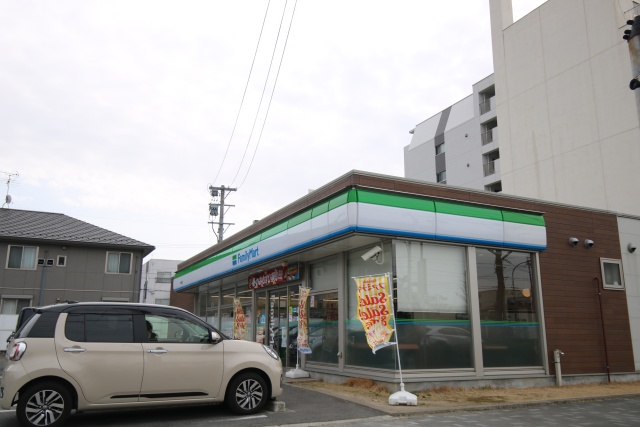 コンビニ　ファミリーマート 妙音通店（コンビニ）まで300m