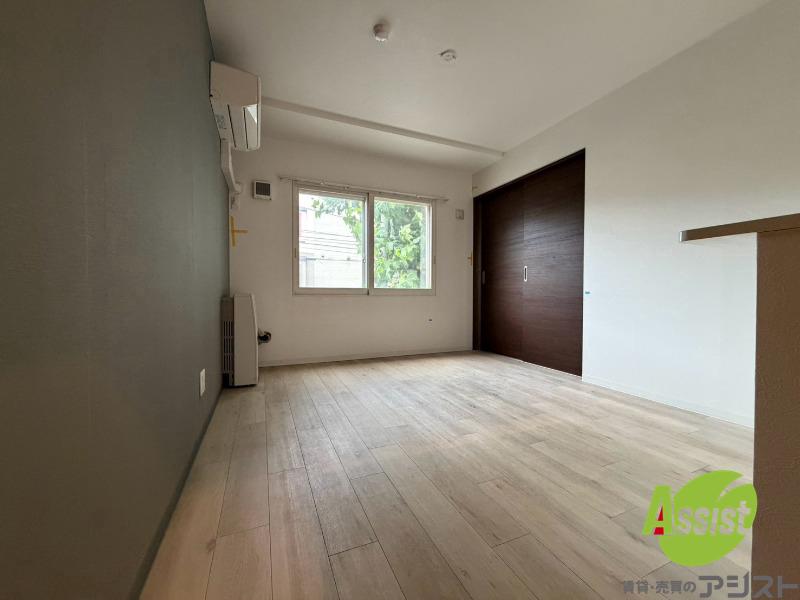 居室・リビング　広くてキレイなお部屋が広がっていて、充実した生活が送れそう。