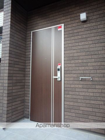 東区徳川戸建賃貸の玄関写真