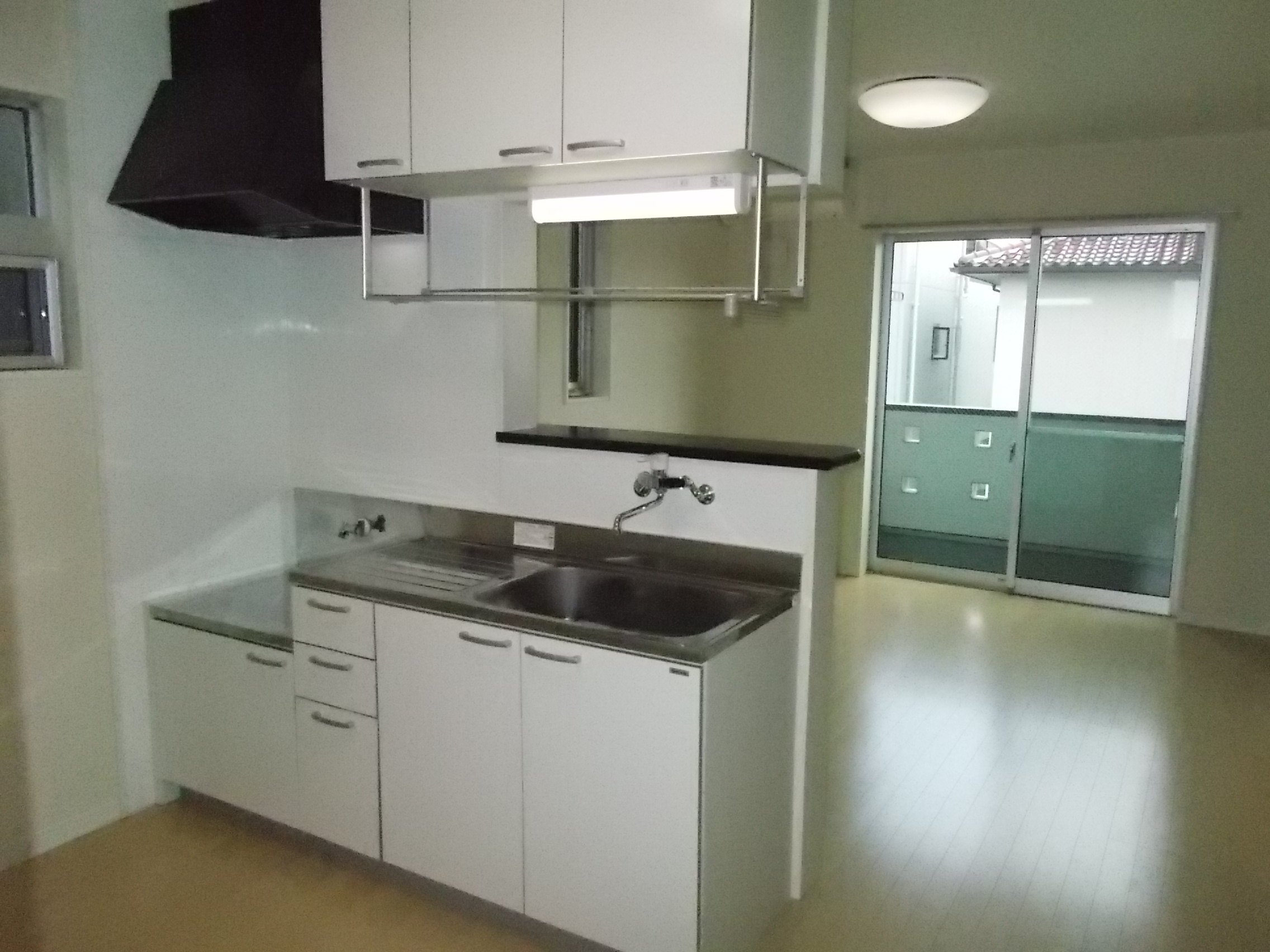 居室・リビング　１０．５帖のＬＤＫ（同物件他部屋画像）