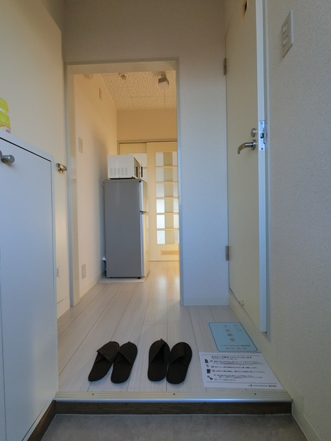 玄関　★玄関横にシューズボックスございます★
