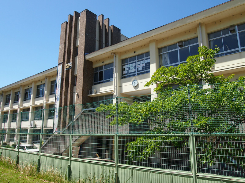 中学校　飛鳥中学校（中学校）まで1324m
