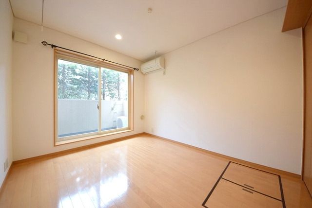 居室・リビング　★明るいお部屋です★