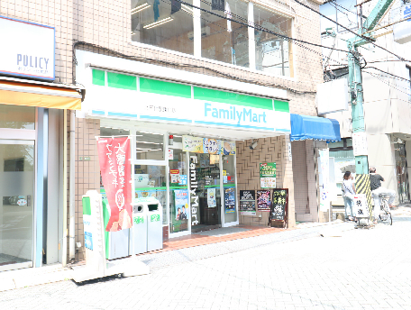 コンビニ　ファミリーマート 北千住駅東口店（コンビニ）まで259m
