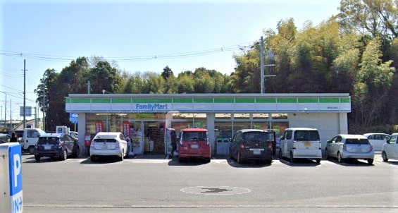 コンビニ　ファミリーマート美野里羽鳥店（コンビニ）まで842m