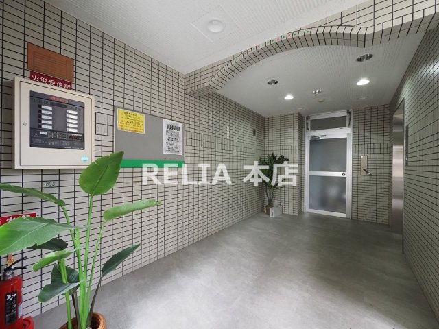 エントランス　★ ★ 口コミ２００件以上　評価４.９のお店 ★ ★