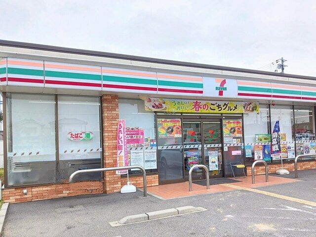 コンビニ　セブンイレブン（コンビニ）まで500m