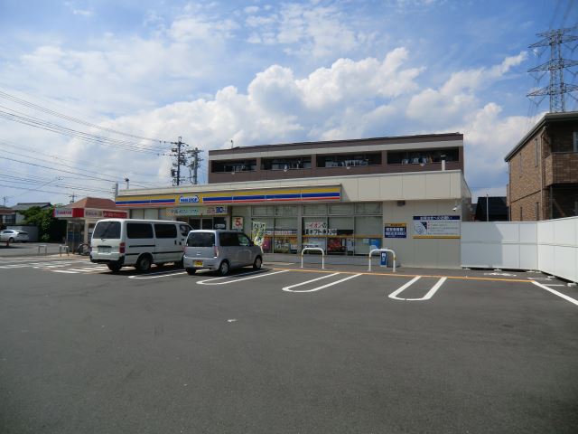 コンビニ　ミニストップ（コンビニ）まで490m