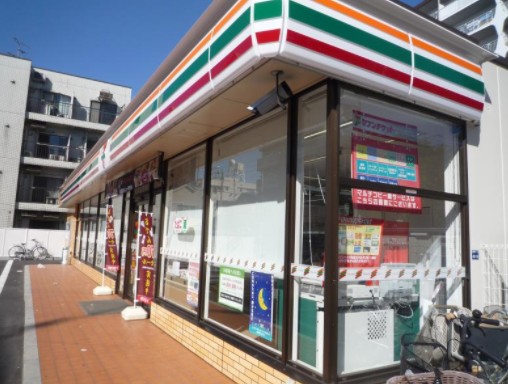 コンビニ　セブン-イレブン 板橋前野町１丁目店（コンビニ）まで643m