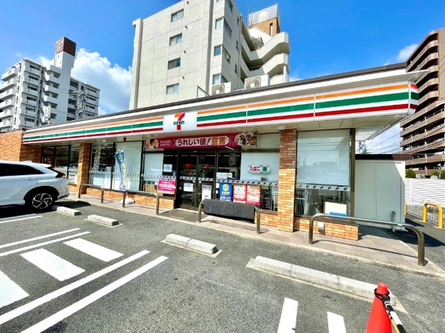 コンビニ　セブンイレブン名古屋植田３丁目店（コンビニ）まで158m