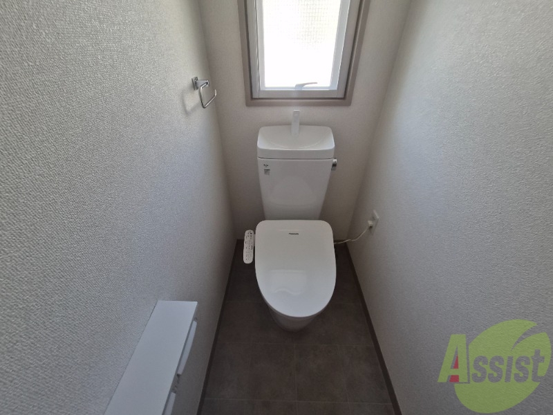 トイレ　トイレは綺麗でウォッシュレットも付いて快適にお使い頂けます。