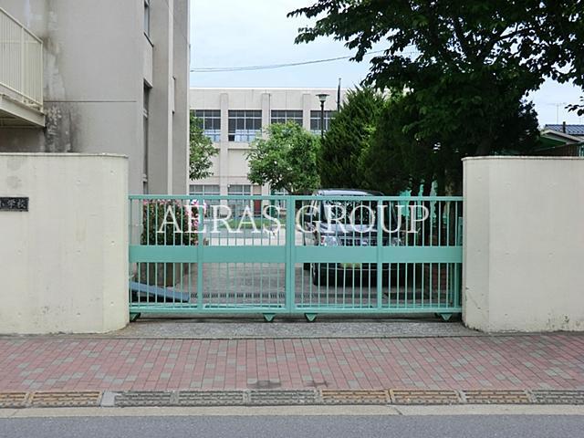小学校　大田区立中富小学校（小学校）まで327m