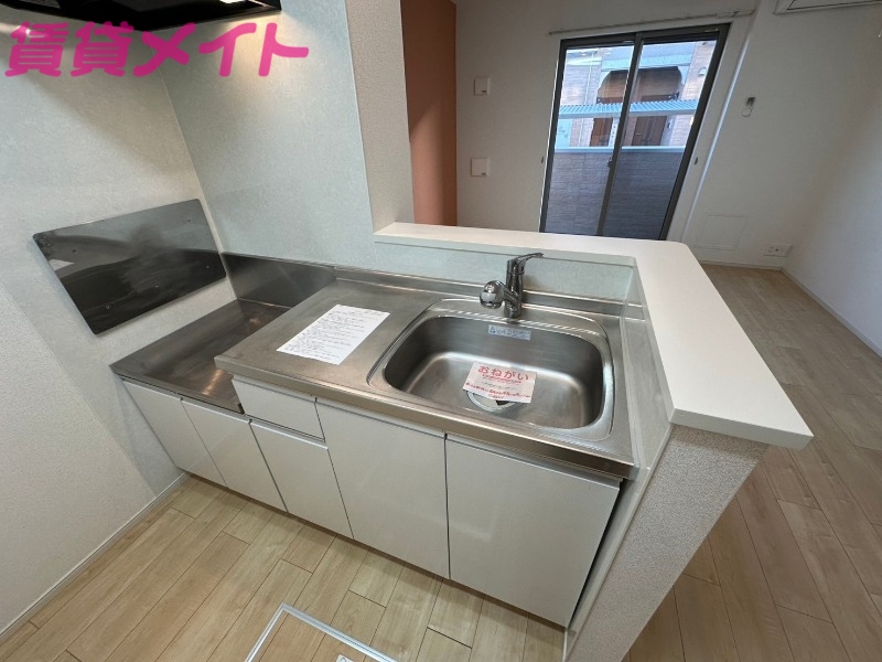 キッチン　反転タイプ参考写真