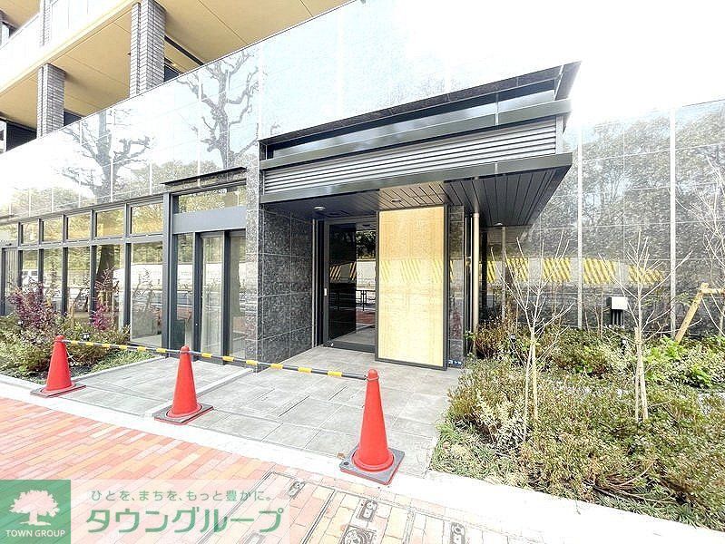 エントランス　お問合せは(株)タウンハウジングレジデンス事業部【03-…
