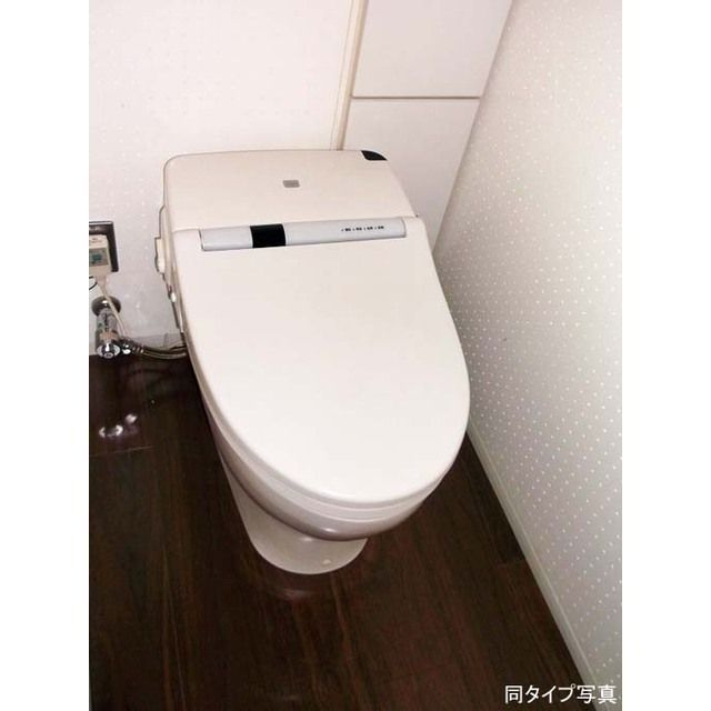 トイレ　★タンクレス温水洗浄便座★■ウォールキャビネット収納付き♪