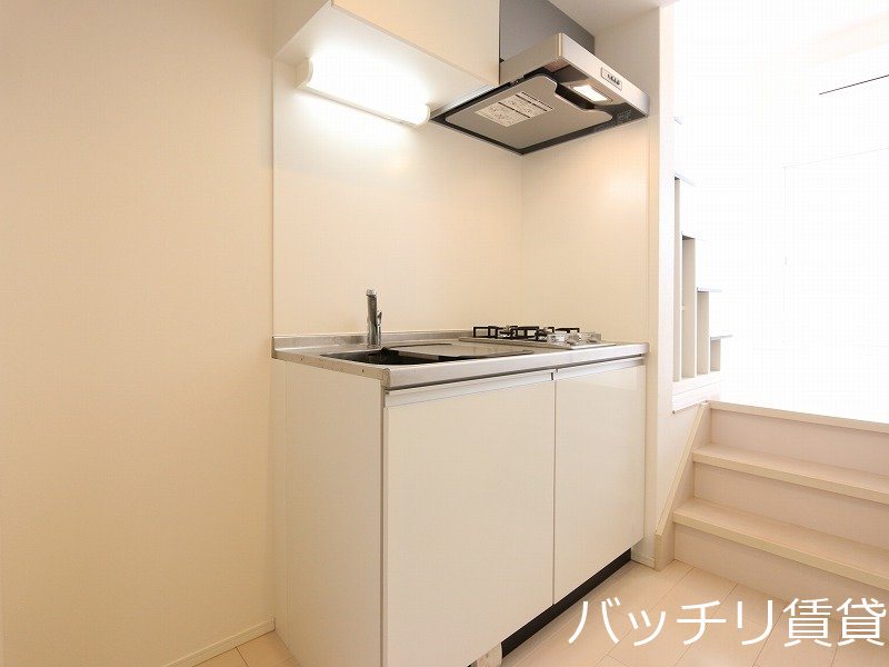 キッチン　別号室タイプの為、現状を優先致します。