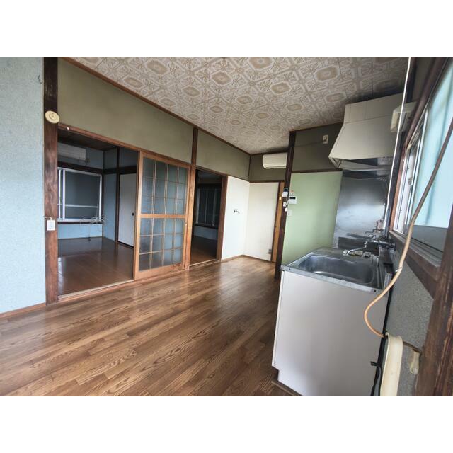 玄関　玄関より室内