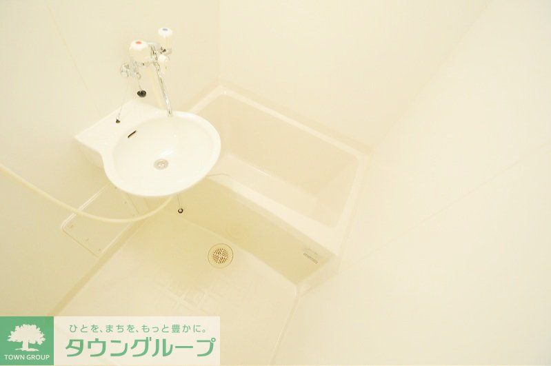 バス・シャワールーム　「同タイプの部屋の写真です」「現況優先」