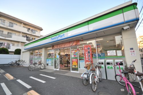 コンビニ　ファミリーマート 板橋高島平七丁目店（コンビニ）まで352m