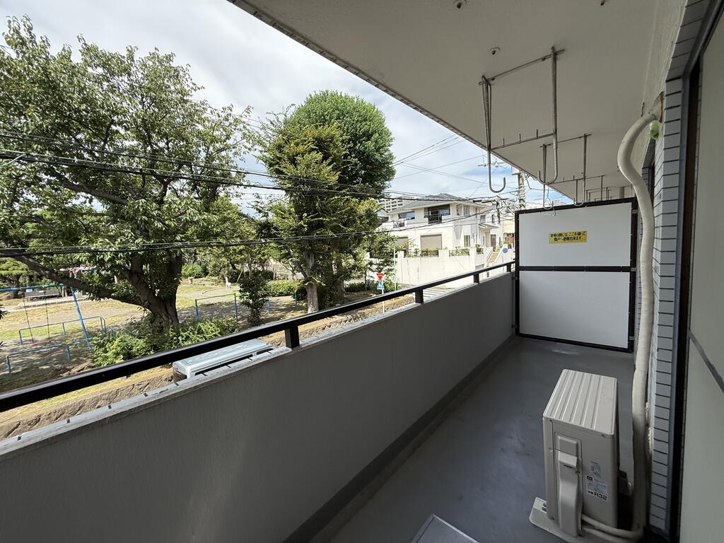 眺望　マンション向かいには公園があります！！