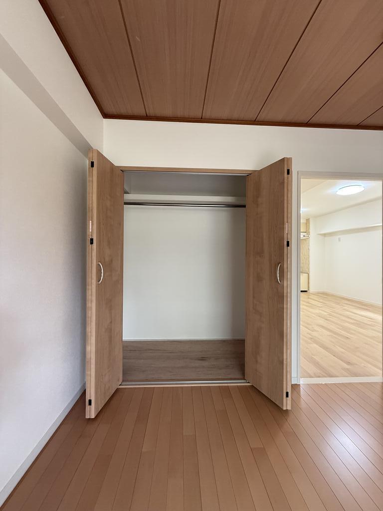 収納　押し入れ⇒クローゼットにリノベ済！！