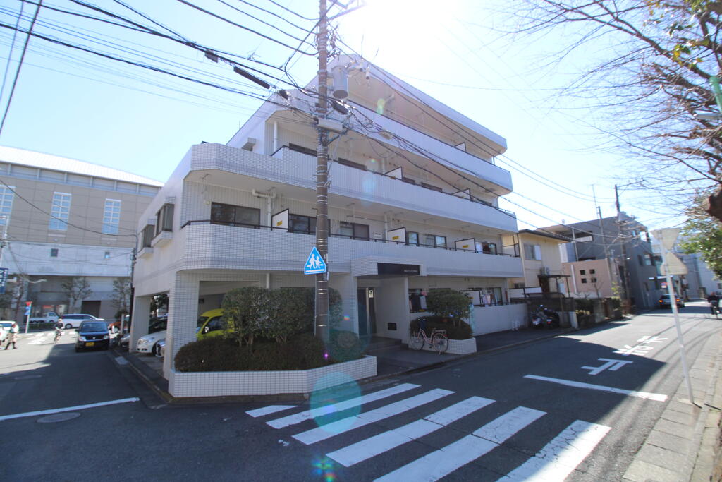 建物外観　2Ｆ右手の角部屋です！！