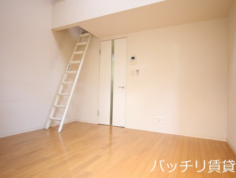 居室・リビング　同型タイプの為、現状を優先いたします。