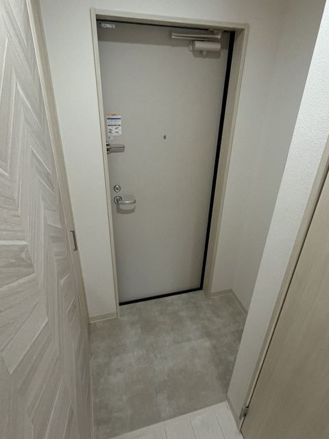 クリエオーレ新堂Iの玄関写真