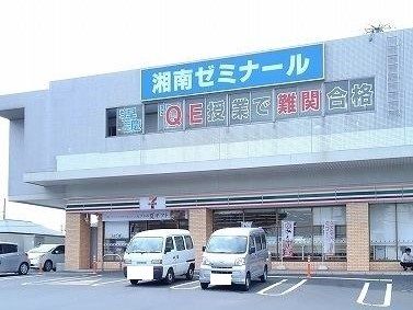 コンビニ　セブンイレブン（コンビニ）まで350m