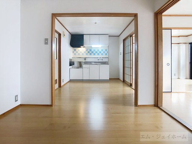 コーポドルフィンの居間写真